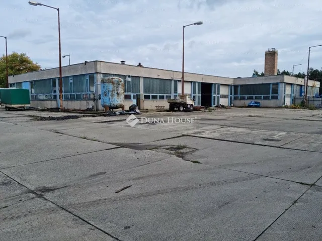 Eladó kereskedelmi és ipari ingatlan Monor 2748 nm
