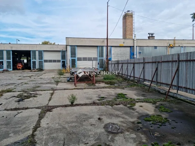 Eladó kereskedelmi és ipari ingatlan Monor 2748 nm