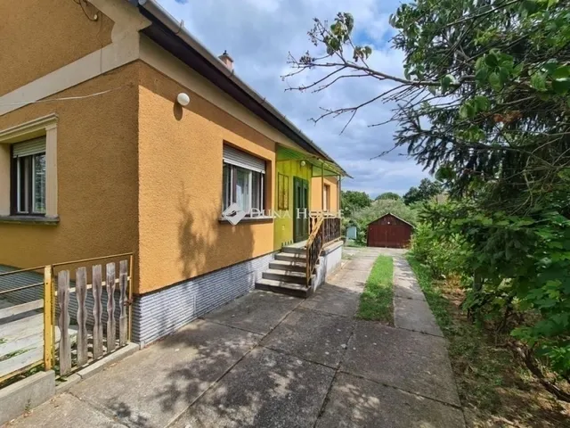 Eladó ház Gyömrő 180 nm