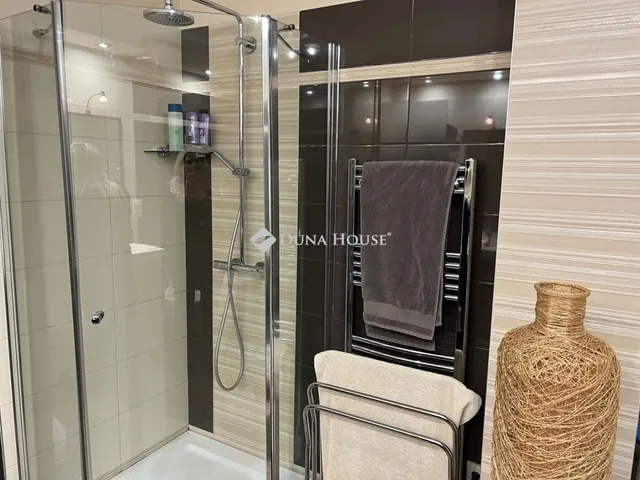 Eladó ház Veresegyház 350 nm