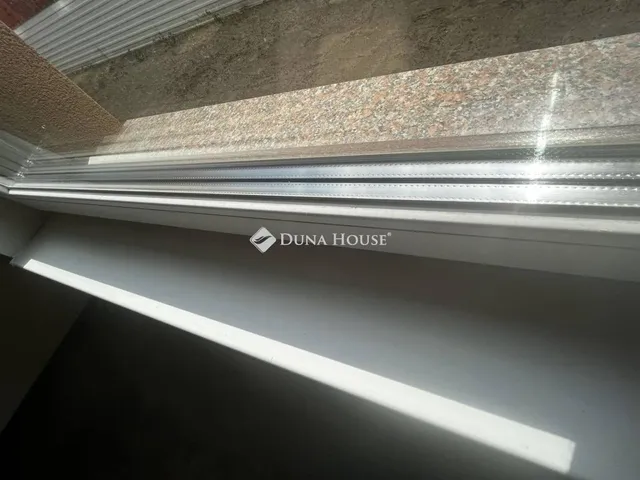 Eladó lakás Dabas 84 nm