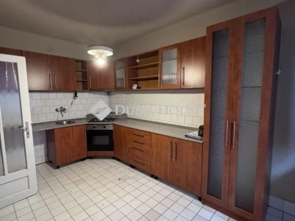 Eladó ház Ceglédbercel 174 nm