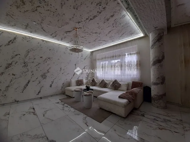 Eladó ház Tura 270 nm