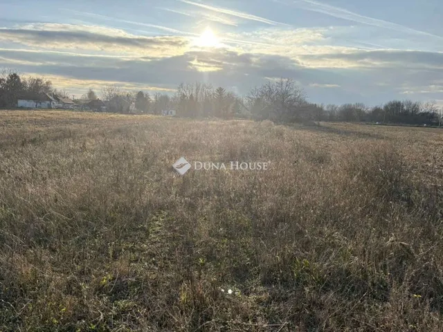 Eladó telek Monorierdő 1504 nm