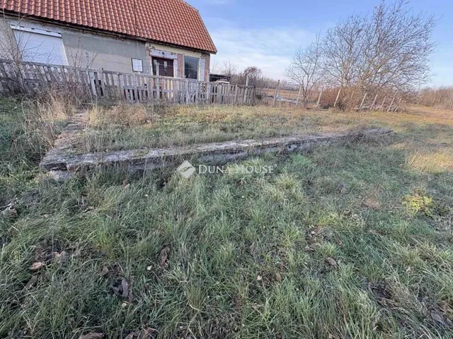 Eladó telek Monorierdő 1504 nm