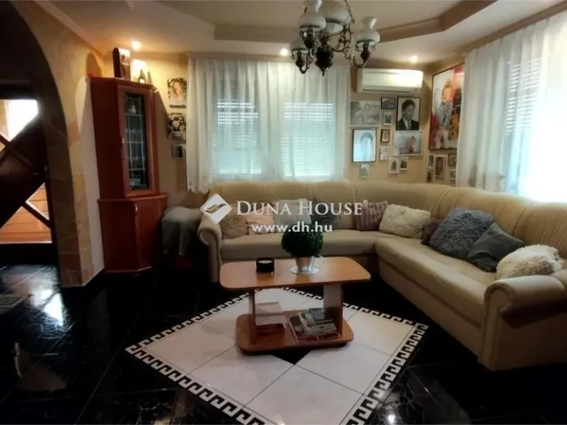 Eladó ház Tóalmás 223 nm