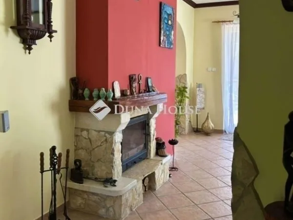 Eladó ház Szada 308 nm