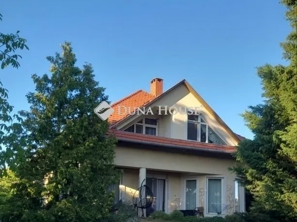 Eladó ház Szada 308 nm