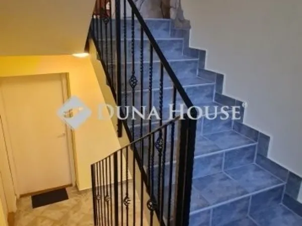 Eladó ház Szada 308 nm