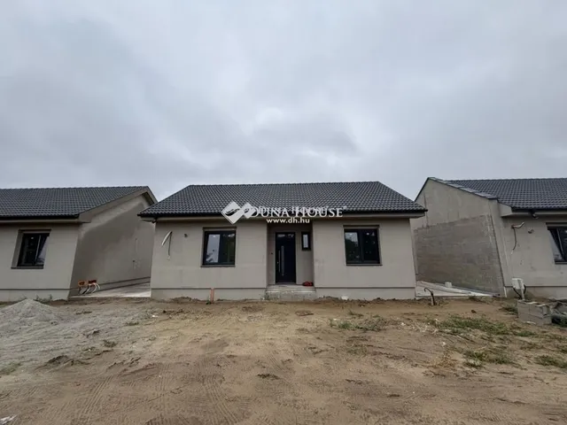 Eladó ház Cegléd 65 nm