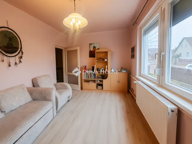 Eladó ház Tápiószecső 215 nm