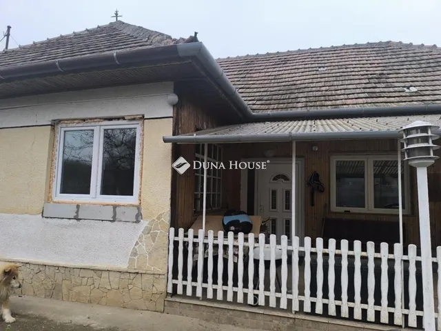 Eladó ház Úri 100 nm