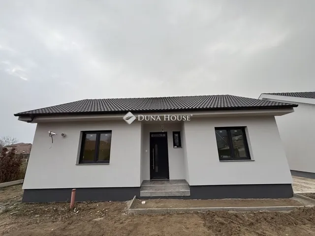 Eladó ház Cegléd 65 nm