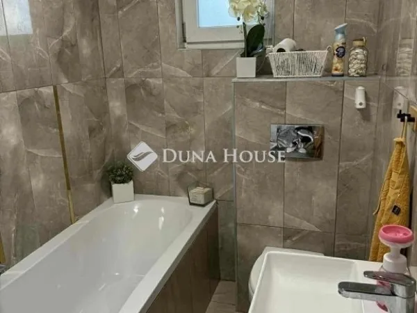 Eladó ház Halásztelek 300 nm