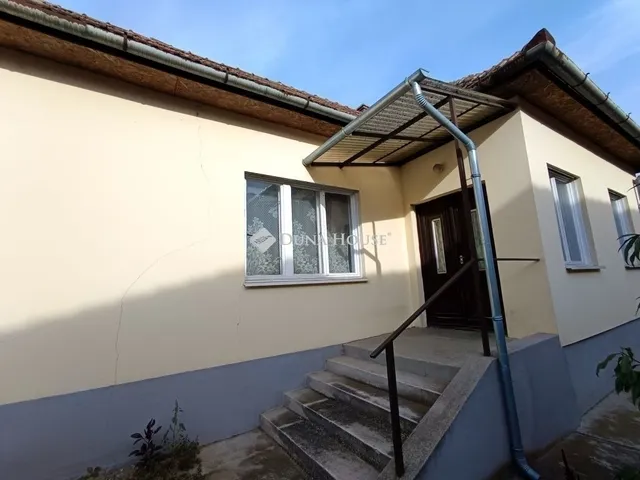 Eladó ház Nagykáta 69 nm