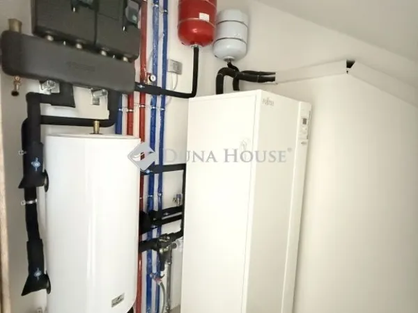 Eladó ház Pécel 166 nm