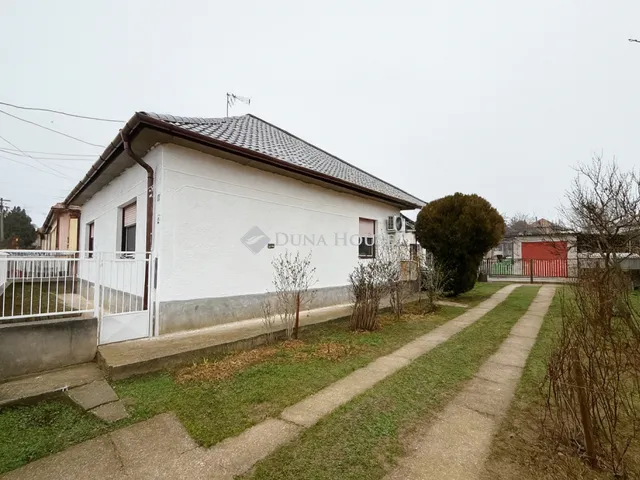 Eladó ház Dány 90 nm