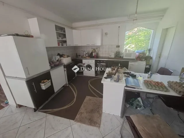 Eladó ház Úri 386 nm