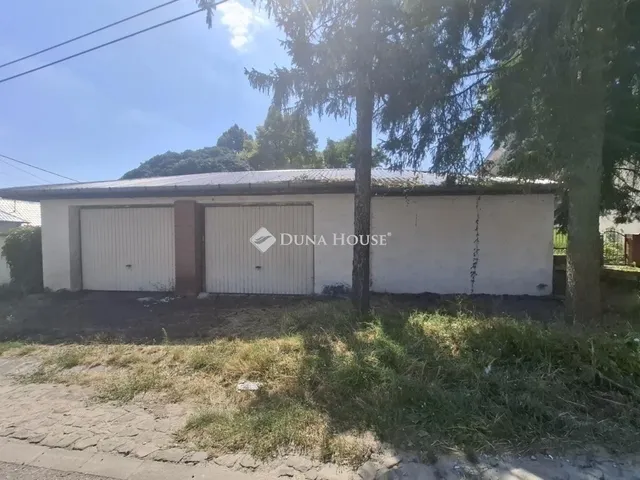 Eladó ház Úri 386 nm