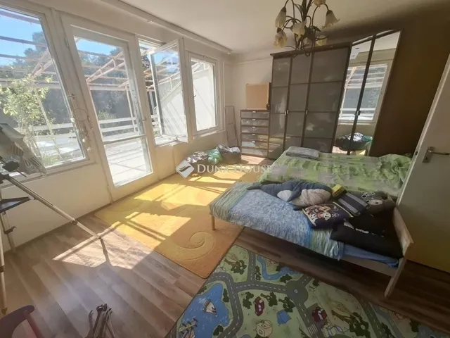 Eladó ház Úri 386 nm