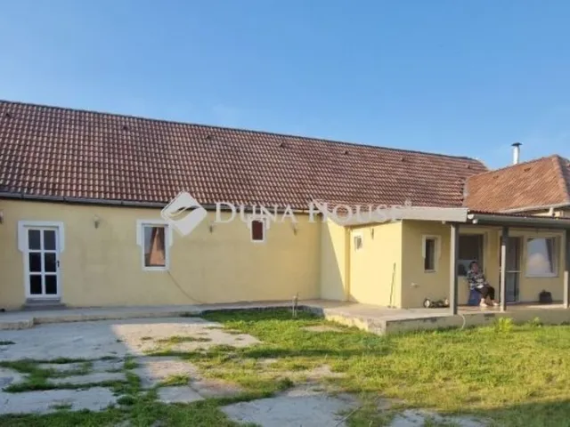 Eladó ház Aszód 166 nm