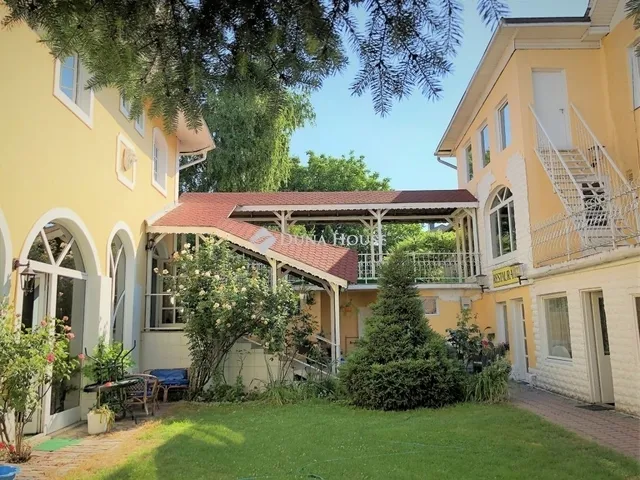 Eladó kereskedelmi és ipari ingatlan Budapest XVI. kerület 2265 nm