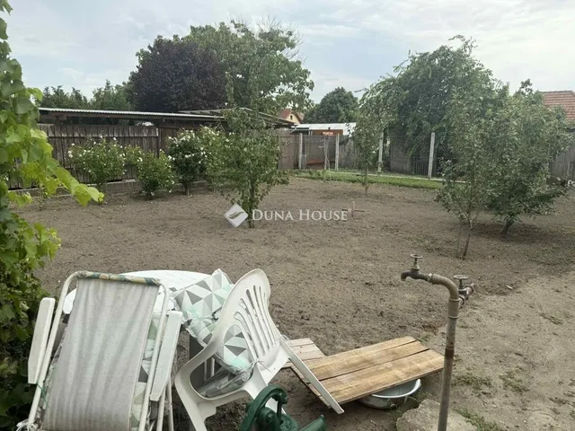 Eladó ház Szentlőrinckáta 75 nm