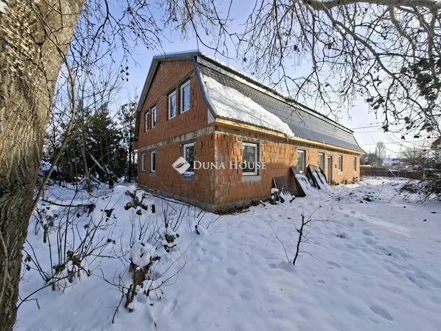 Eladó ház Tóalmás 338 nm