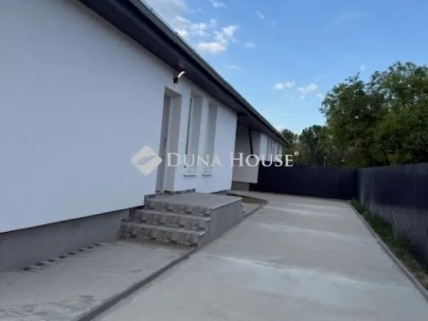 Eladó ház Dánszentmiklós 60 nm