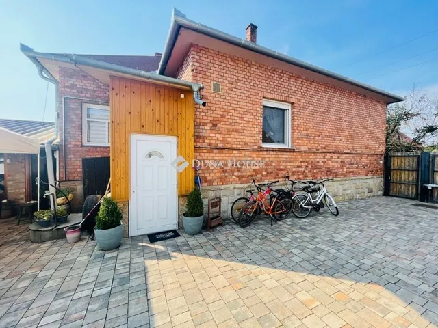 Eladó ház Kartal 270 nm