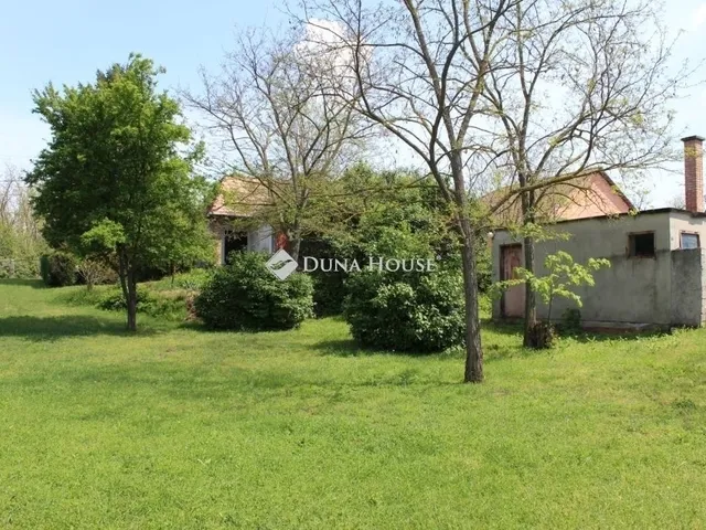 Eladó telek Gyömrő 1653 nm