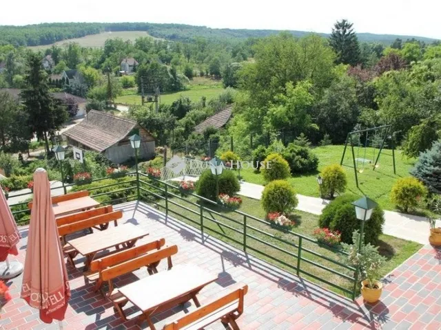 Eladó ház Domony 2100 nm