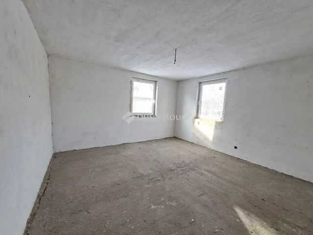 Eladó ház Tóalmás 338 nm