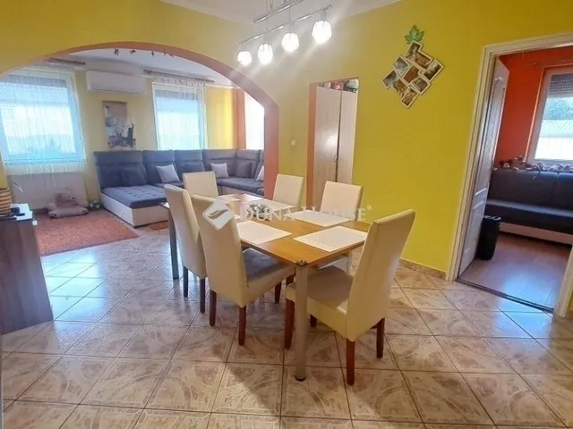 Eladó ház Üllő 122 nm