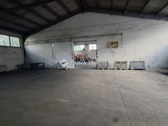 Eladó kereskedelmi és ipari ingatlan Pécel 950 nm