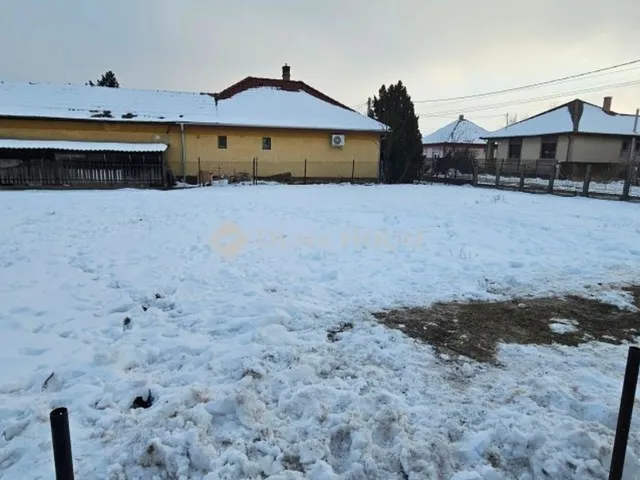 Eladó telek Farmos 1070 nm