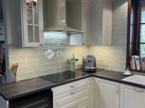 Eladó ház Budapest XV. kerület 260 nm