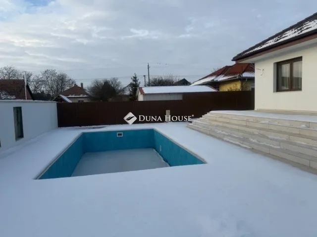 Eladó ház Ceglédbercel 140 nm