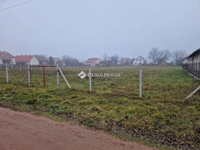 Eladó telek Monor 1112 nm