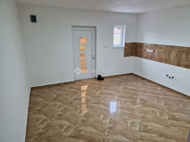 Eladó ház Monor 42 nm