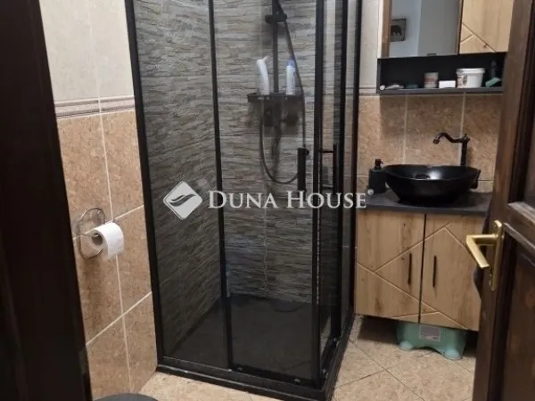 Eladó ház Fót 260 nm