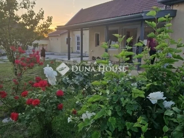 Eladó ház Aszód 166 nm