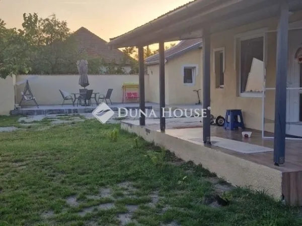 Eladó ház Aszód 166 nm