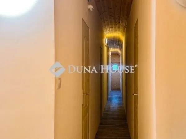 Eladó ház Vasad 300 nm