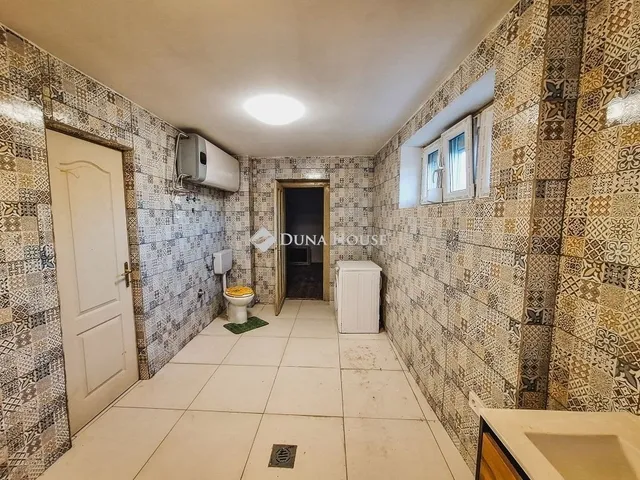 Eladó ház Vasad 300 nm