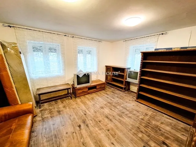 Eladó ház Vasad 300 nm