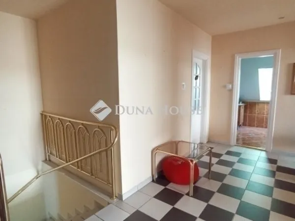 Eladó ház Dunakeszi 255 nm