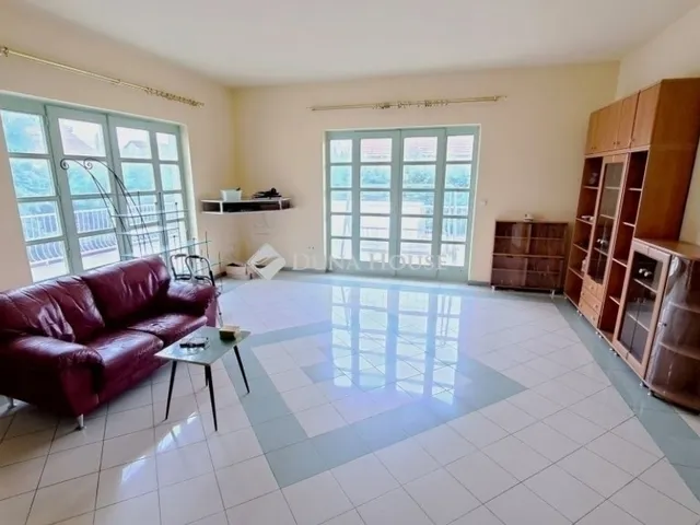 Eladó ház Dunakeszi 255 nm