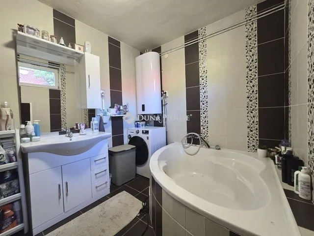 Eladó ház Pécel 101 nm