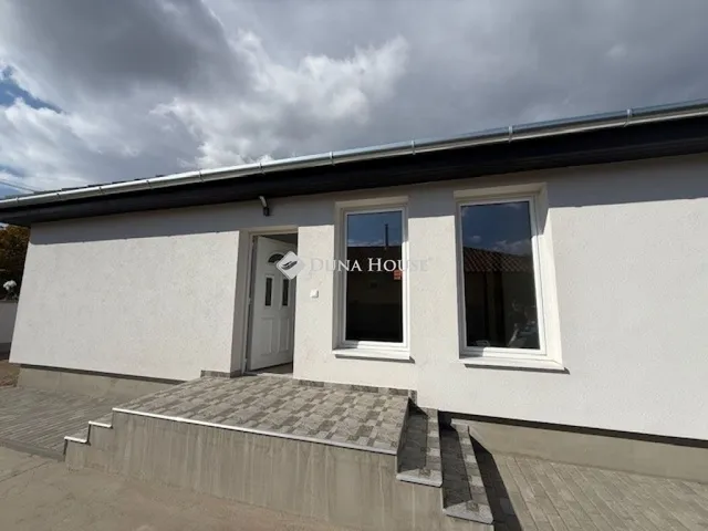 Eladó ház Dánszentmiklós 71 nm